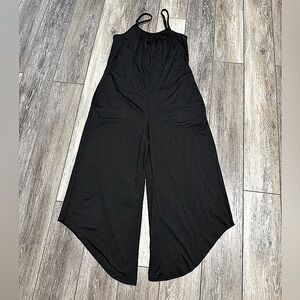 💝wide leg black jumpsuit with adjustable straps. Excellent condition.